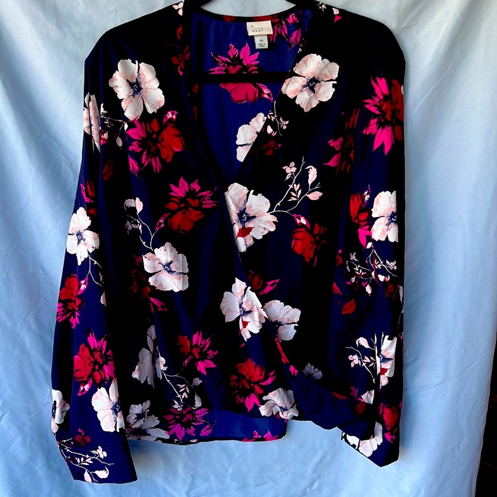 Faux-wrap floral dress shirt